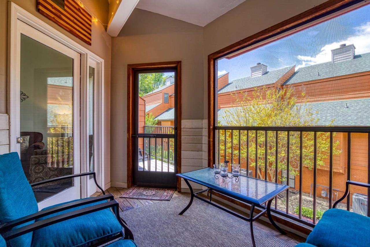 Gatlinburg Mountain Townhome With Pool Access! Exterior photo