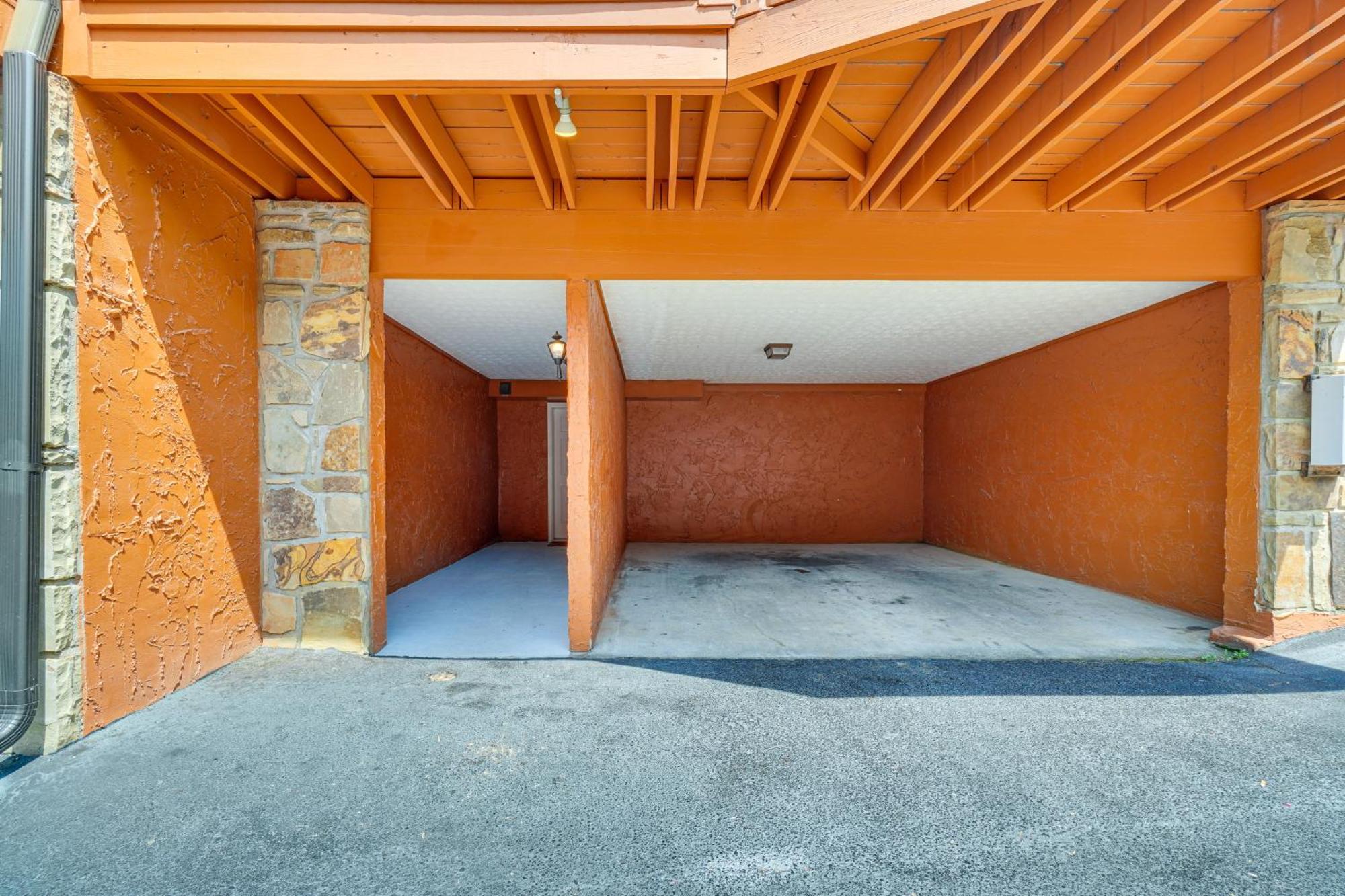 Gatlinburg Mountain Townhome With Pool Access! Exterior photo