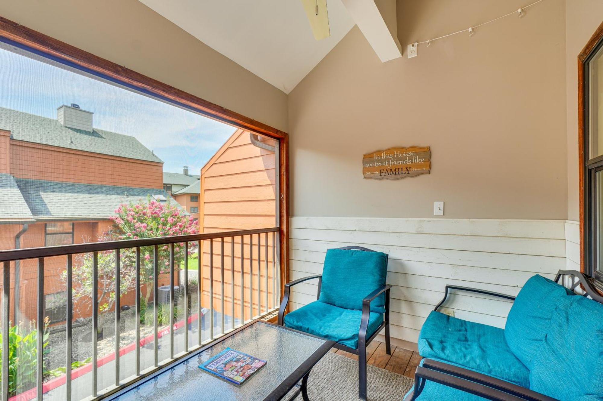 Gatlinburg Mountain Townhome With Pool Access! Exterior photo
