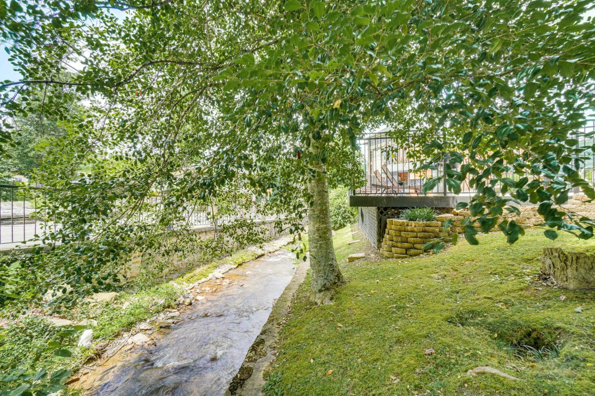 Gatlinburg Mountain Townhome With Pool Access! Exterior photo